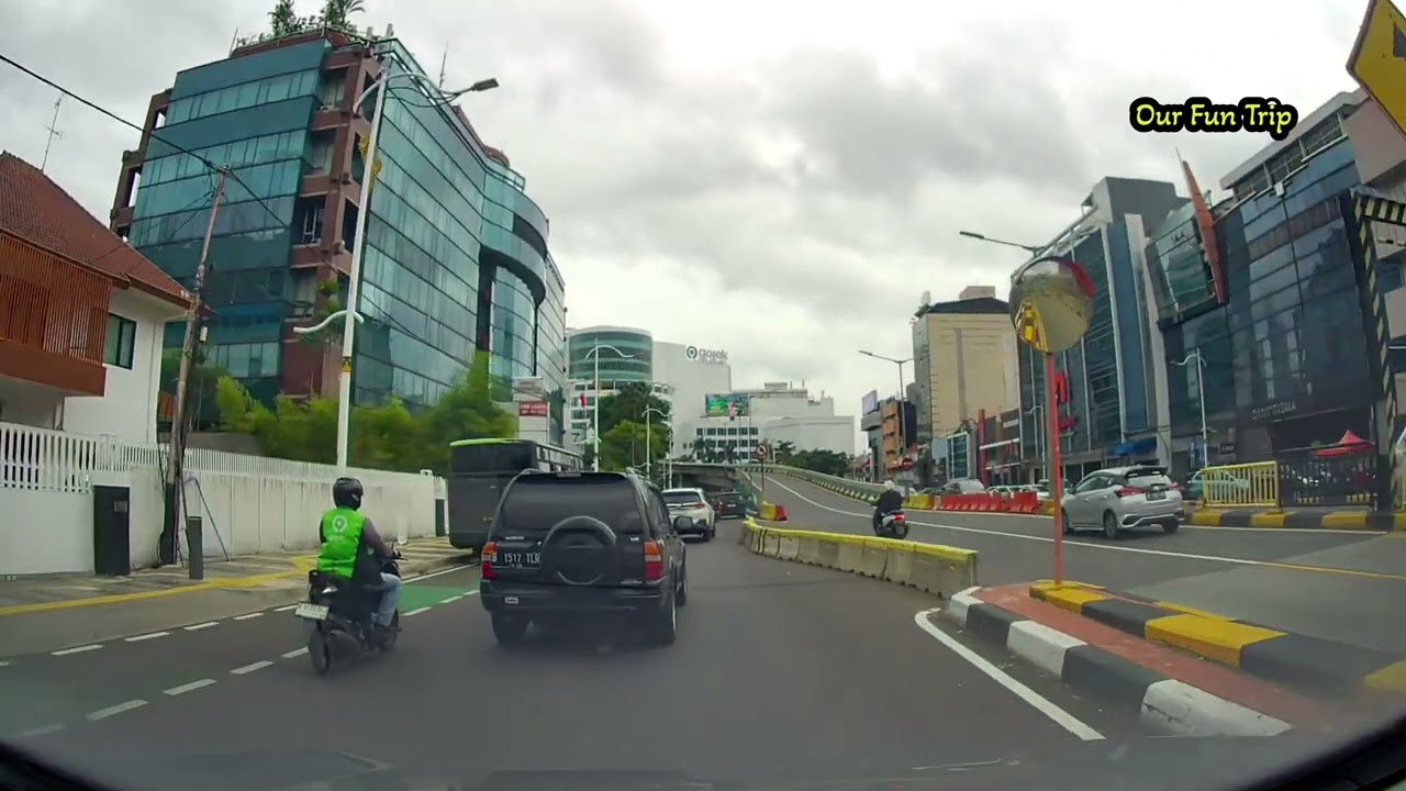 Jalan-jalan via halte ASEAN - Jakarta