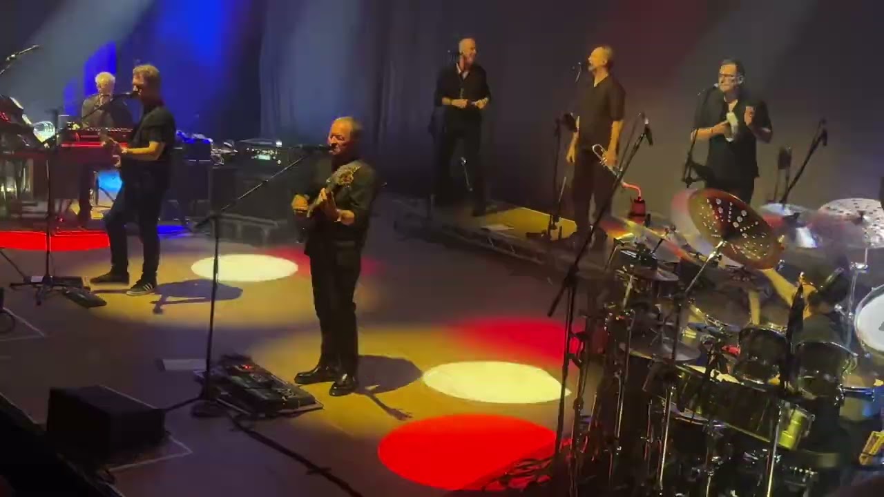 Level 42 ~ Heaven in my Hands ~ Victoria Hall, Stoke-on-Trent 29 10 25. 