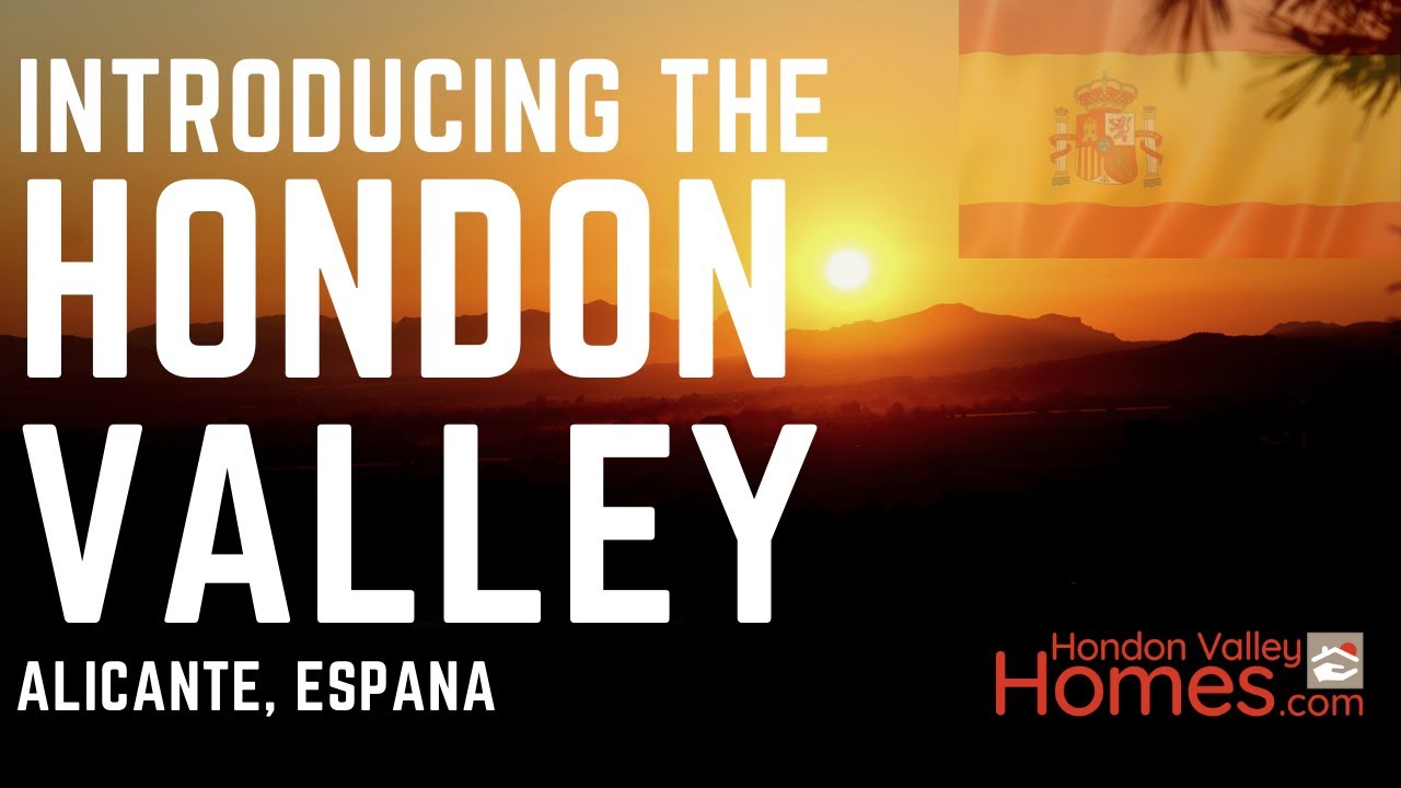 Introducing the Hondon Valley from the air.  Un vuelo de Hondón de las Nieve