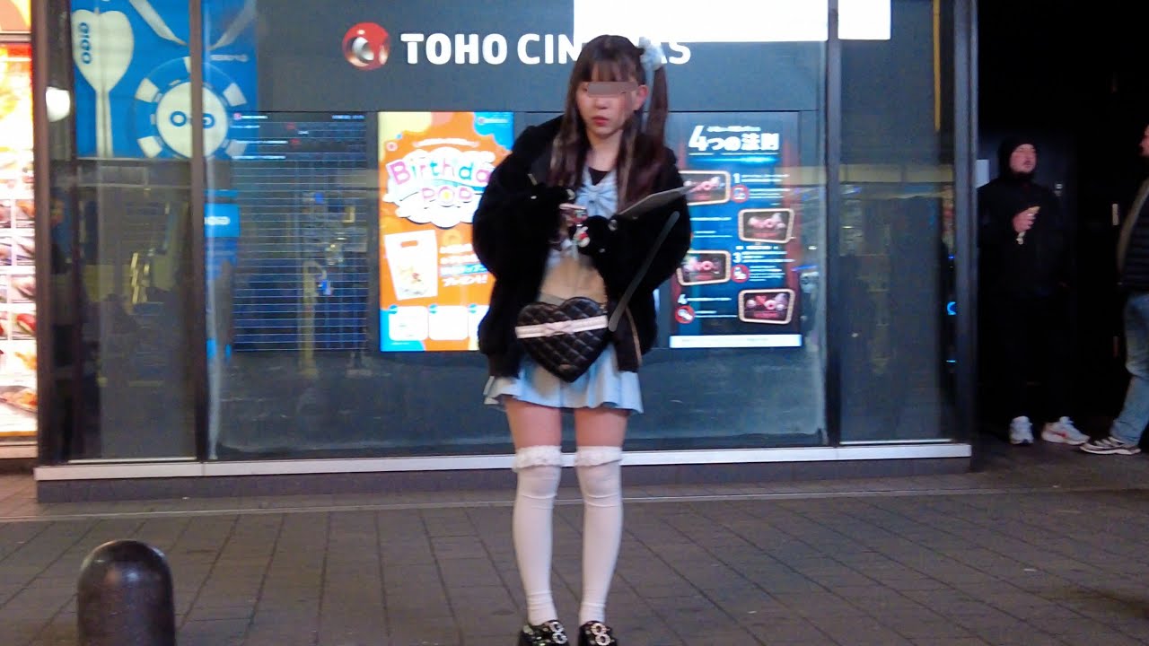 [Frigid night walk after snow - 4K] Shinjuku Kabukicho - Ōkubo Park (February 8, 2026)