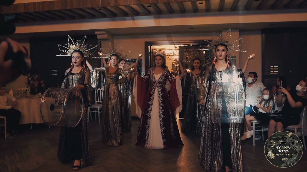 Farklı konsept kına çıkışı