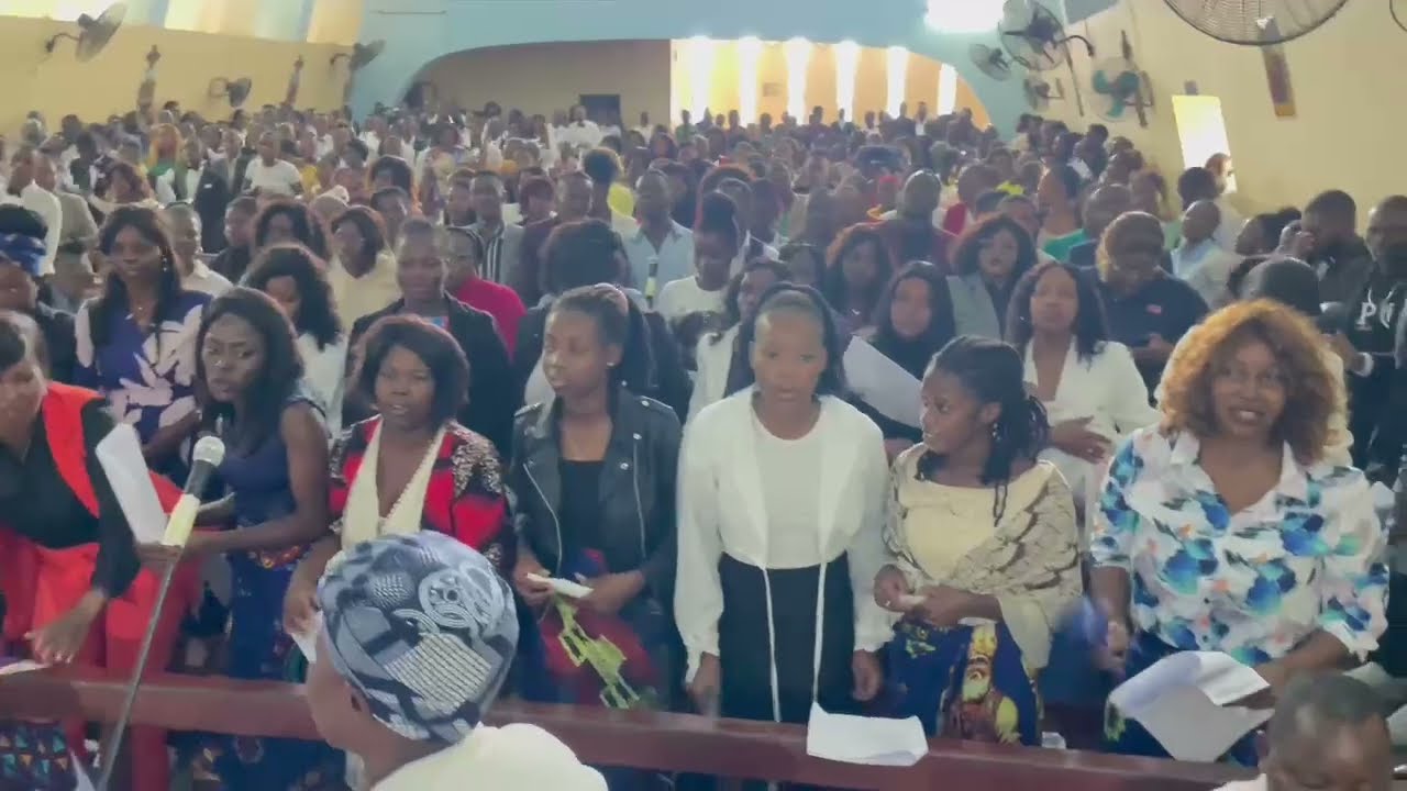 Ação de Graças: Takhuta Mbuya aaaaTakhuta M’pulumusi wathu