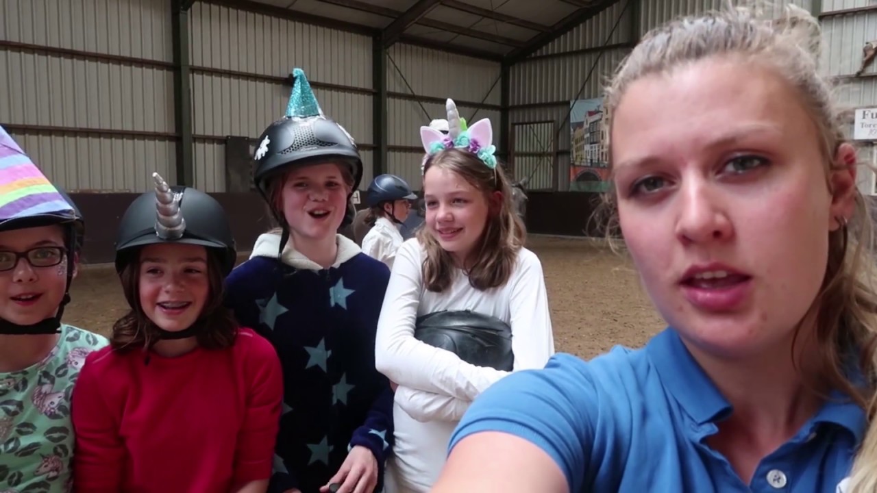 Stal van Brenk - CARROUSELWEDSTRIJD | VLOG |