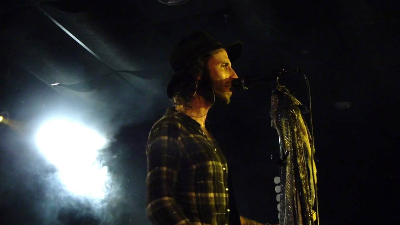 Leiva- El caso de la Rubia Platino @ Sala Mirror (Valencia 5/5/2012).MP4