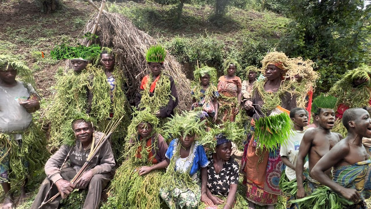 Исчезающее племя: последние пигмеи Уганды (самые низкорослые люди в мире) находятся на грани выми...