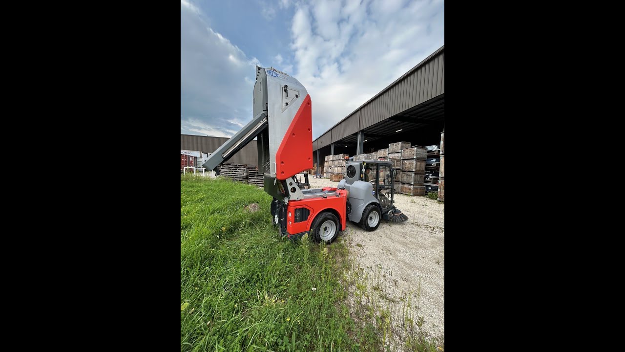 Citymaster 1650 Hopper Emptying