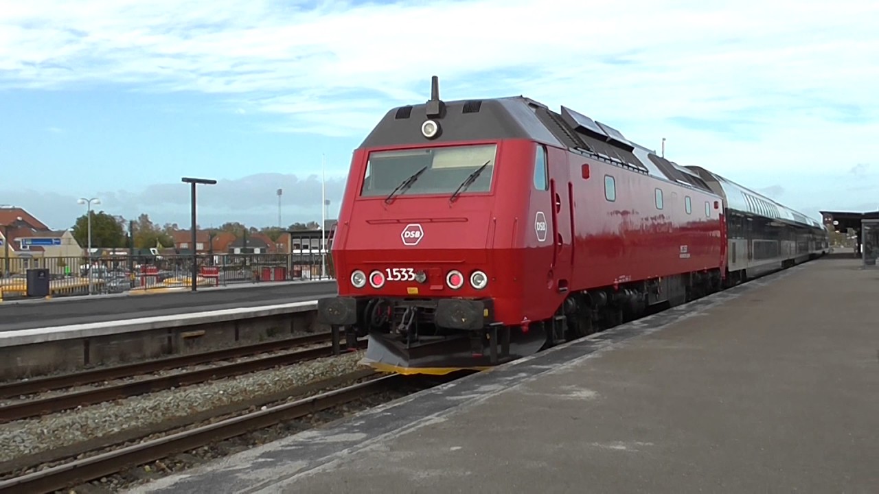 Togklip med DSB ME 1533 i Nykøbing Falster. 28/10 2016