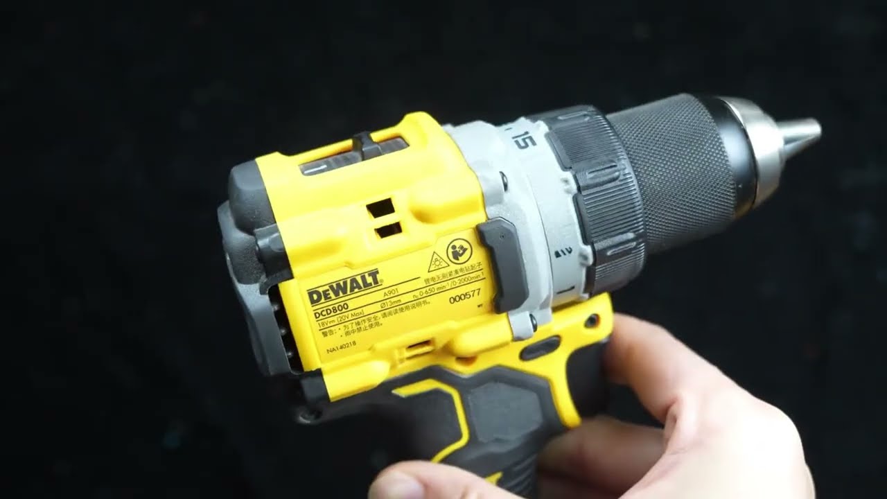 DEWALT DCD805 im Review – Kompakter 20V Akku-Bohrschrauber für Profis