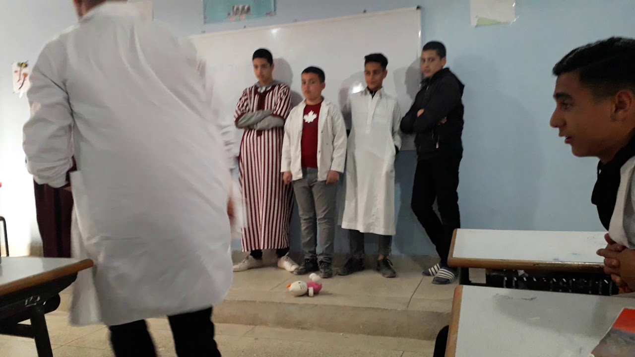 محاكاة دور زواج القاصرات: تمثيل مقطعي داخل درس.
