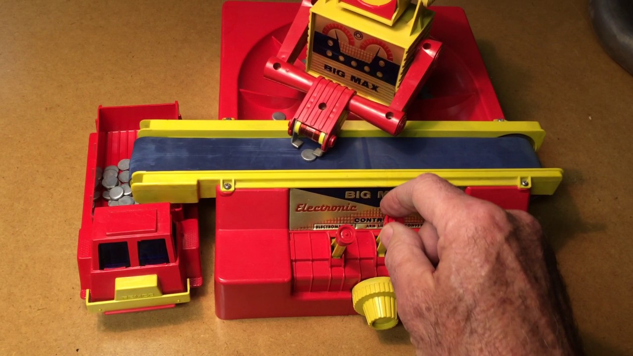Vintage 1957 Big Max robot toy in full operation! ORIGINAL BELT!