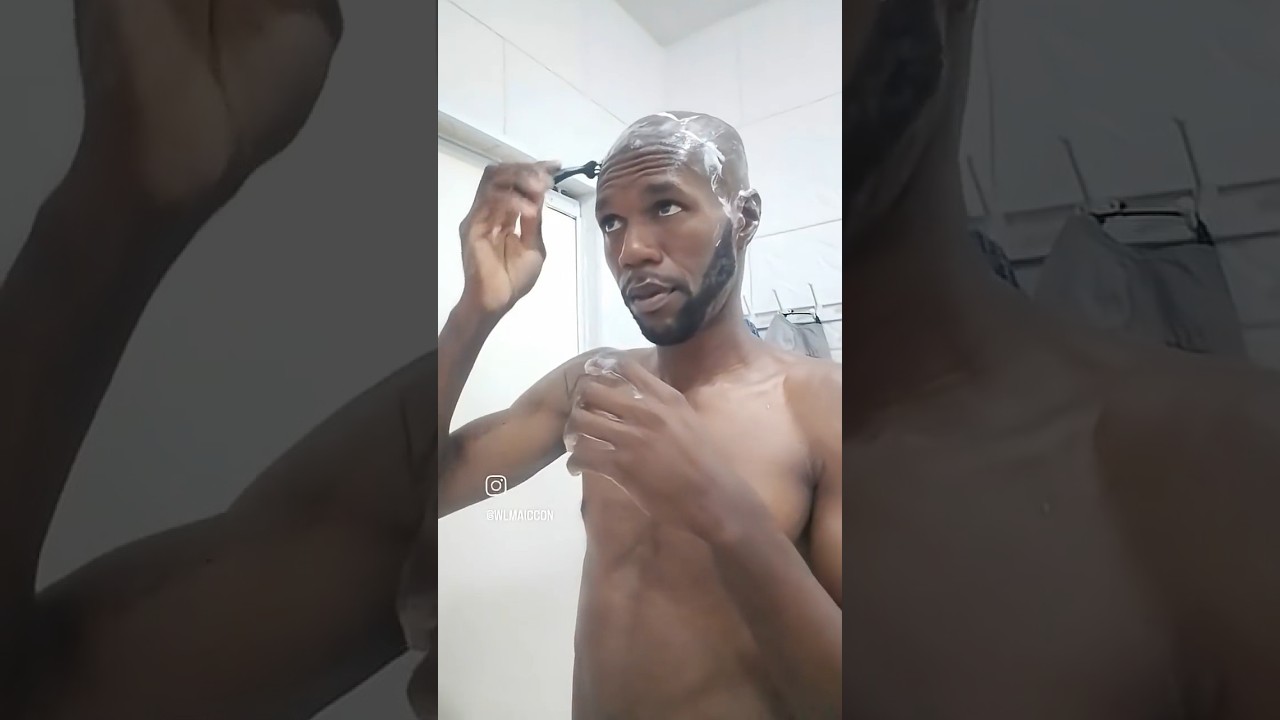 Rotina diária de um careca , mais barba. 