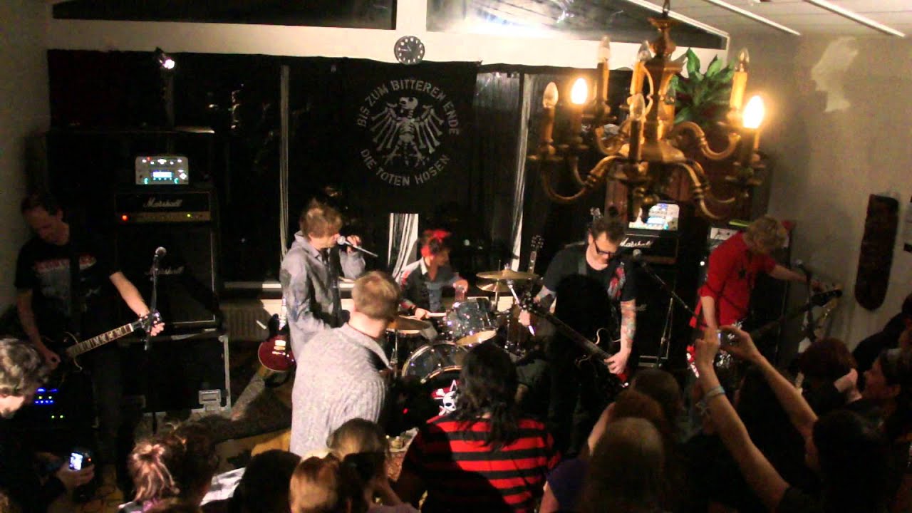 Die Toten Hosen in Selfoss, Island beim Wohnzimmerkonzert, Teil 1