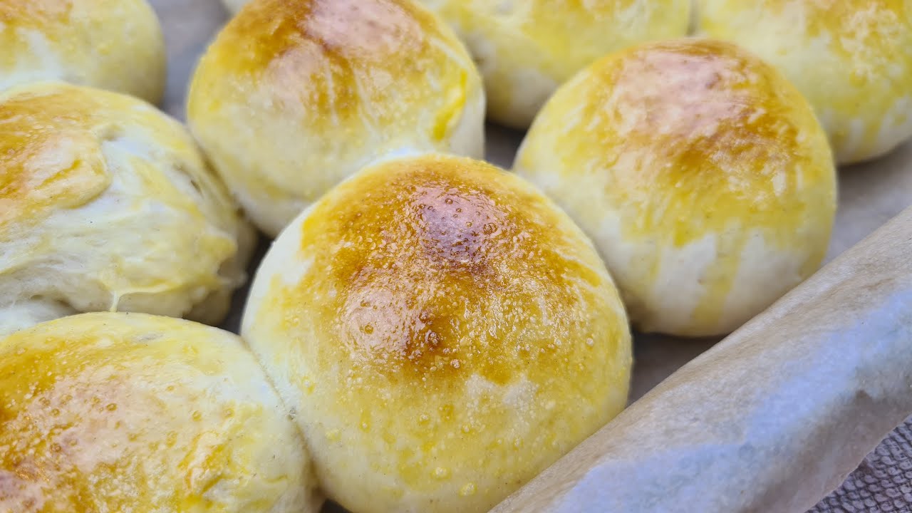 Soft Fluffy Bread Rolls