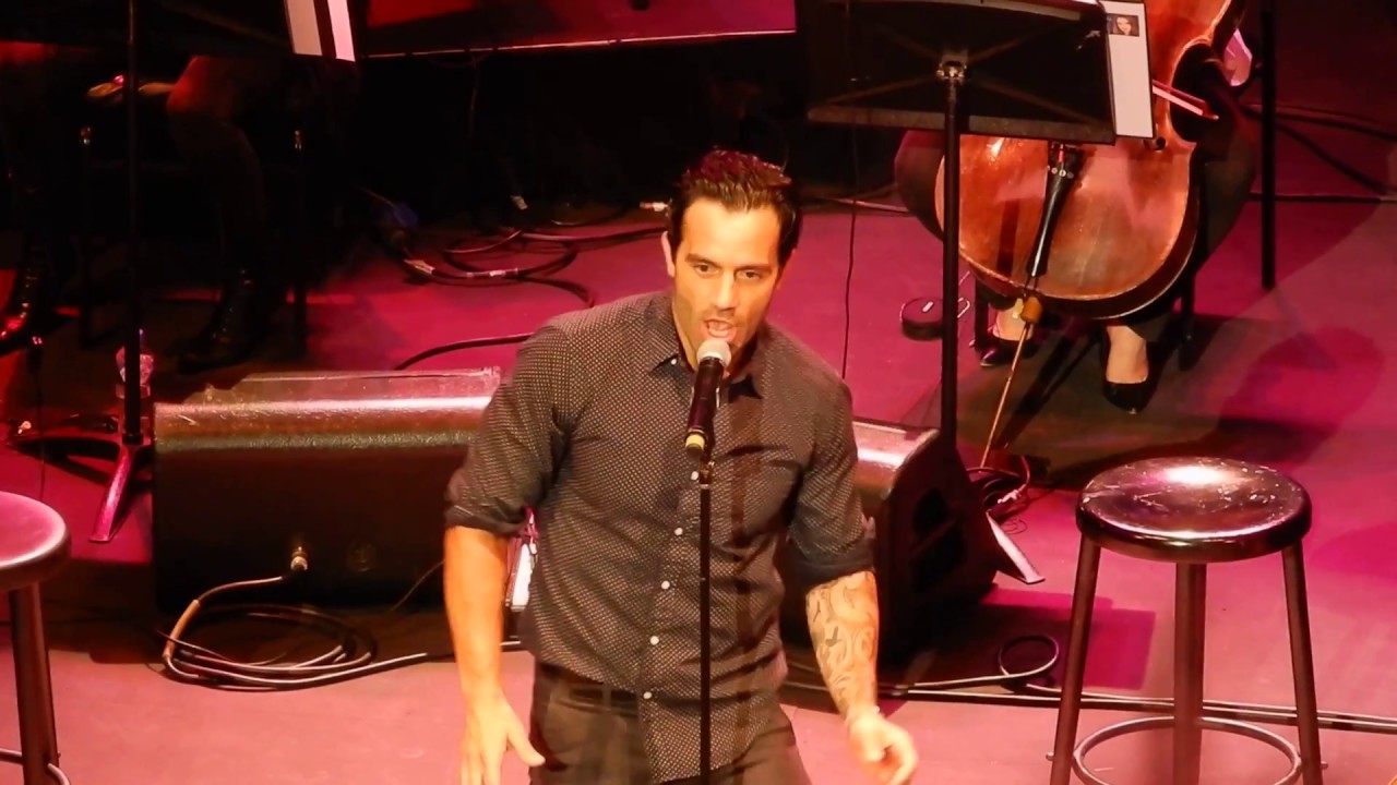 Ramin Karimloo performs Music Of The Night in Sydney. [fancam]