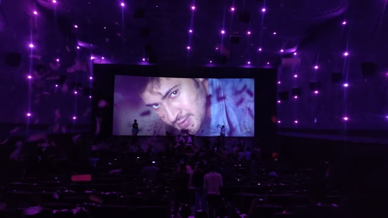 #Pokiri Train Fight Scene | Superstar Mahesh Babu Birthday Special Show | Rohini Theatre