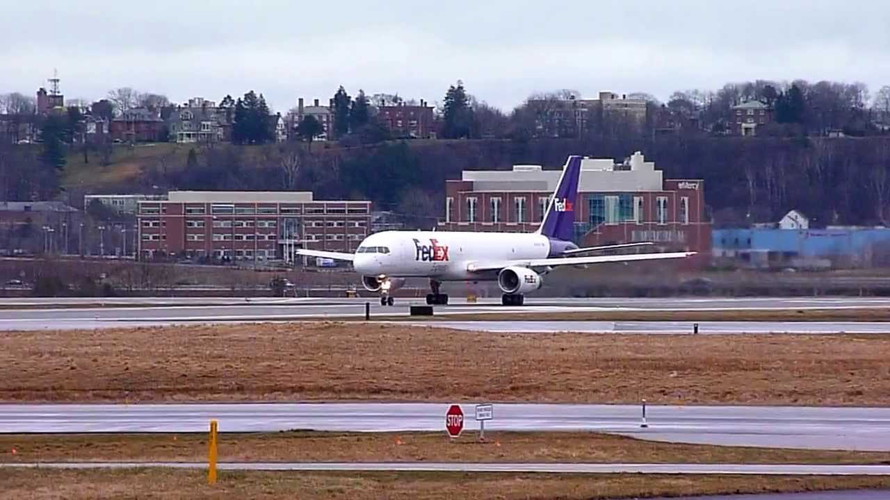 FedEx 757 short/fast takeoff at Portland Jetport (PWM - Portland, Maine)