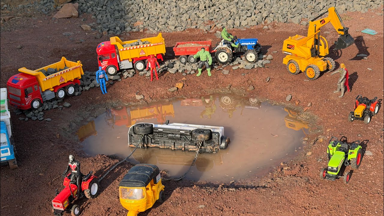 Accident auto rickshaw tractor and Mercedes G wagon pulling out HMT Tractor Eicher Auto rickshaw toy