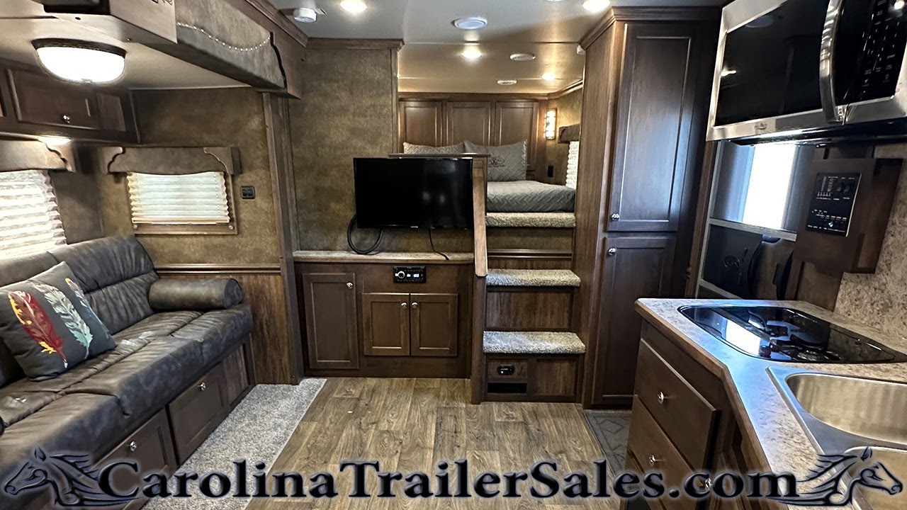 LIKE NEW! 2022 Merhow 3 Horse Trailer Tour | Model: 8312-A RKS The Best 12ft Layout Ever!
