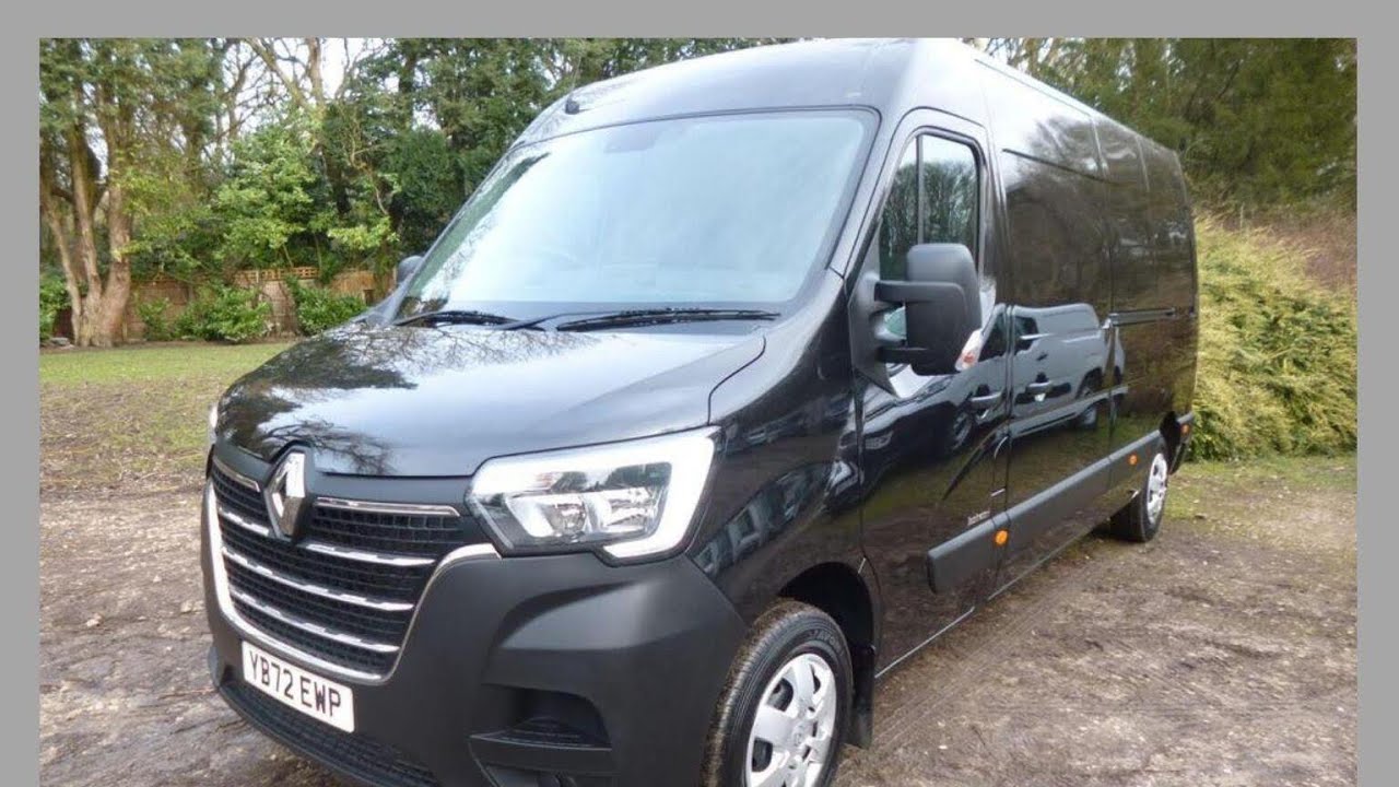 Walk around video of our 23/72 Renault Master 2.3 dCi 35 Business+ 31,000 Miles Full history 
