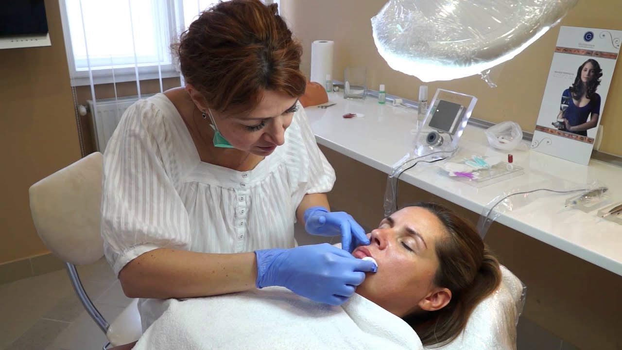 Vad Julia - Micropigmentación de Labios - Goldeneye Hungría