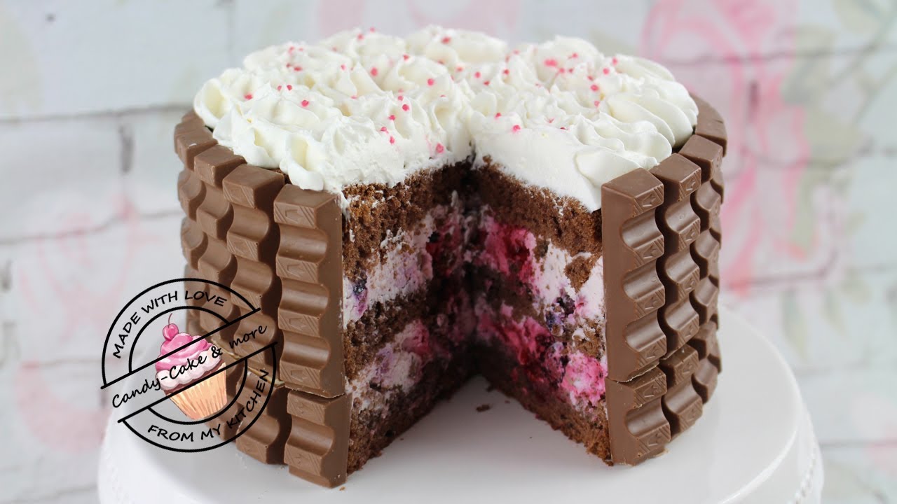 Kinderschokolade-Torte mit einer Frischkäse-Beerenfüllung I Kinder Schokolade Torte