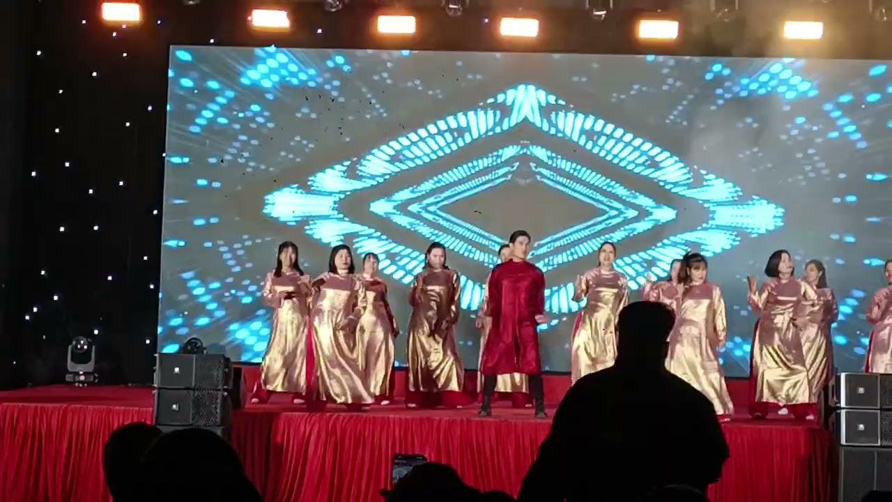 Cánh thiệp đầu Xuân (CLB trùng quán xã phù đổng biểu diễn)