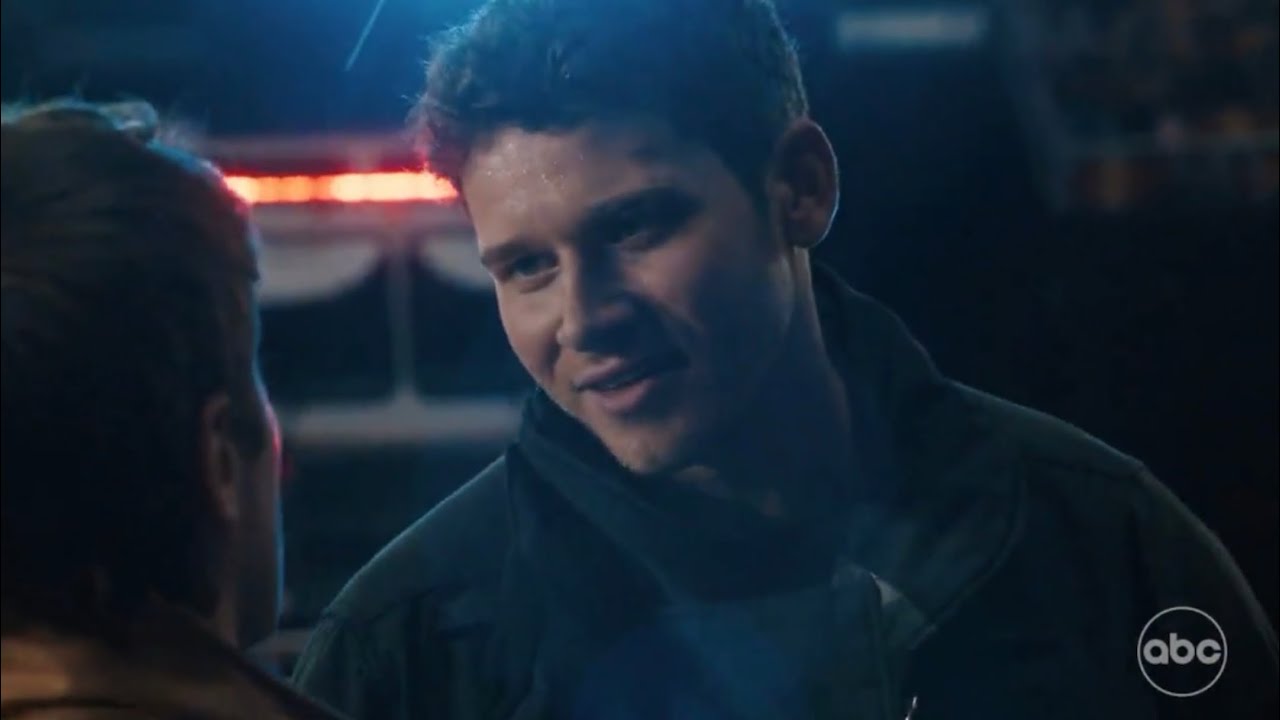 9-1-1 : Nashville 1x12 | Buck and Eddie get into a fight with Ryan and Blue 