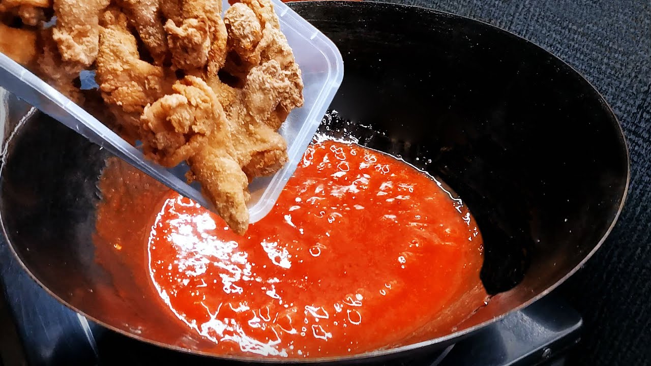 THIS IS SO DELICIOUS!!! INCREDIBLY CRISPY, JUICY AND SPICY BUFFALO CHICKEN NECKS! REALLY WORTH A TRY