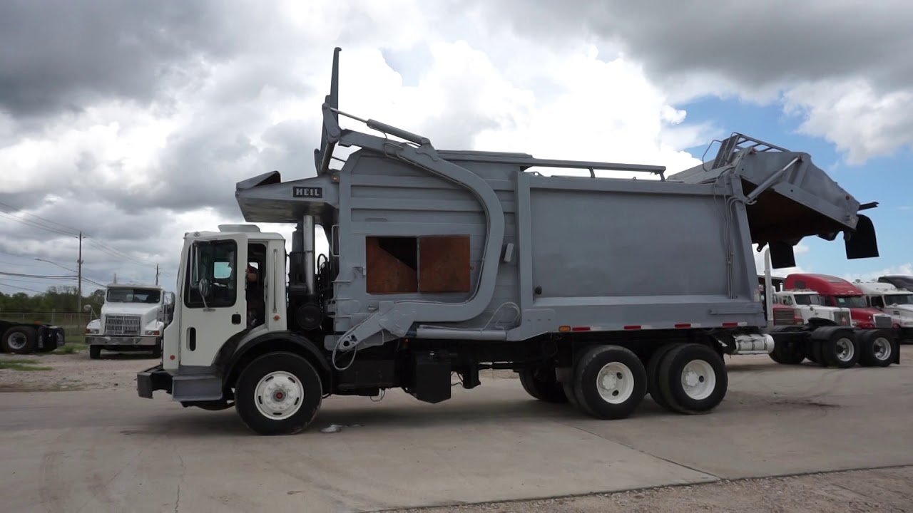 2002 Mack MR688 Front Loader Garbage Truck #maxtrucks