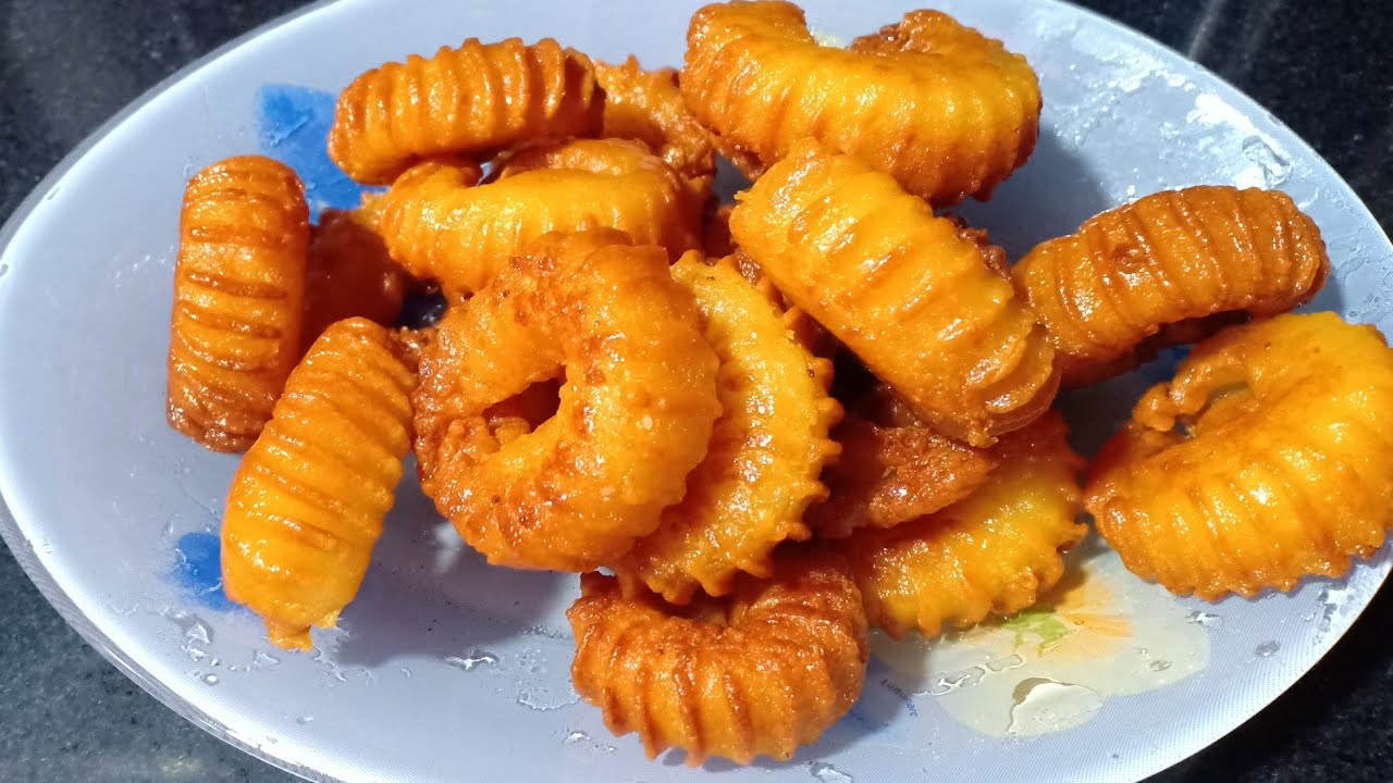 لو عندك كوباية دقيق وكوباية لبن هتعملى الحلويات دي سهلة جدا  وهتشرفك ادام ضيوفك.