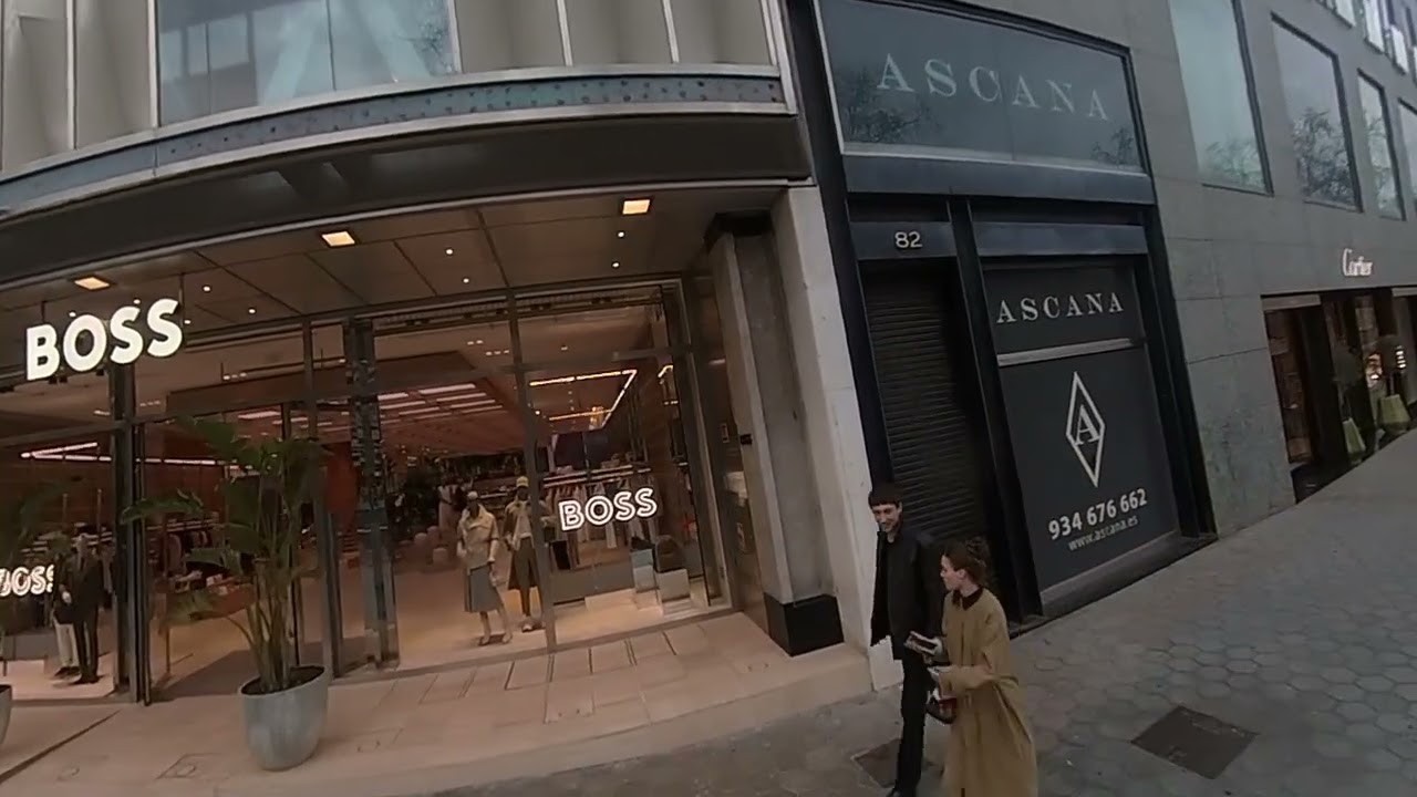 Barcelona - Paseo de Gracia y sus tiendas...