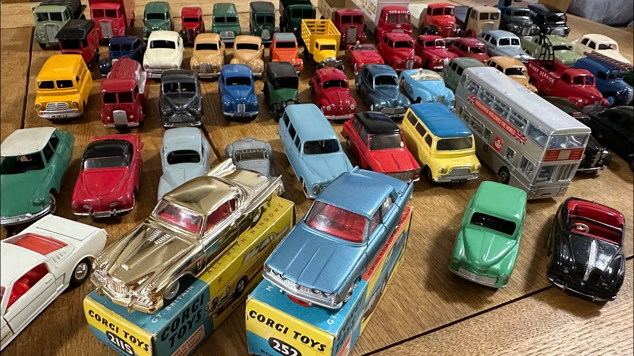VINTAGE DIECAST MODEL CAR COLLECTION - AMAZING ORIGINAL CORGI & DINKY TOYS *1950s*