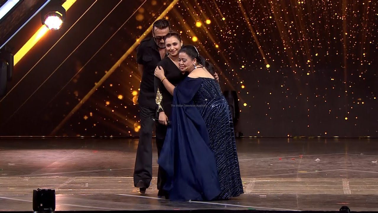 रानी मुखर्जी के साथ भारती सिंह की आंख मिचौली😍😍😍🥰🥰🤣🤣😜 Fun and Laughter ka dhamaal.. | The ITA Awards