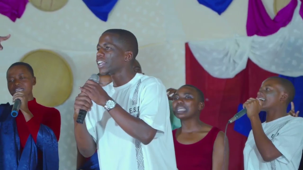 Nzahora mvuga ko mwami uri mwiza
