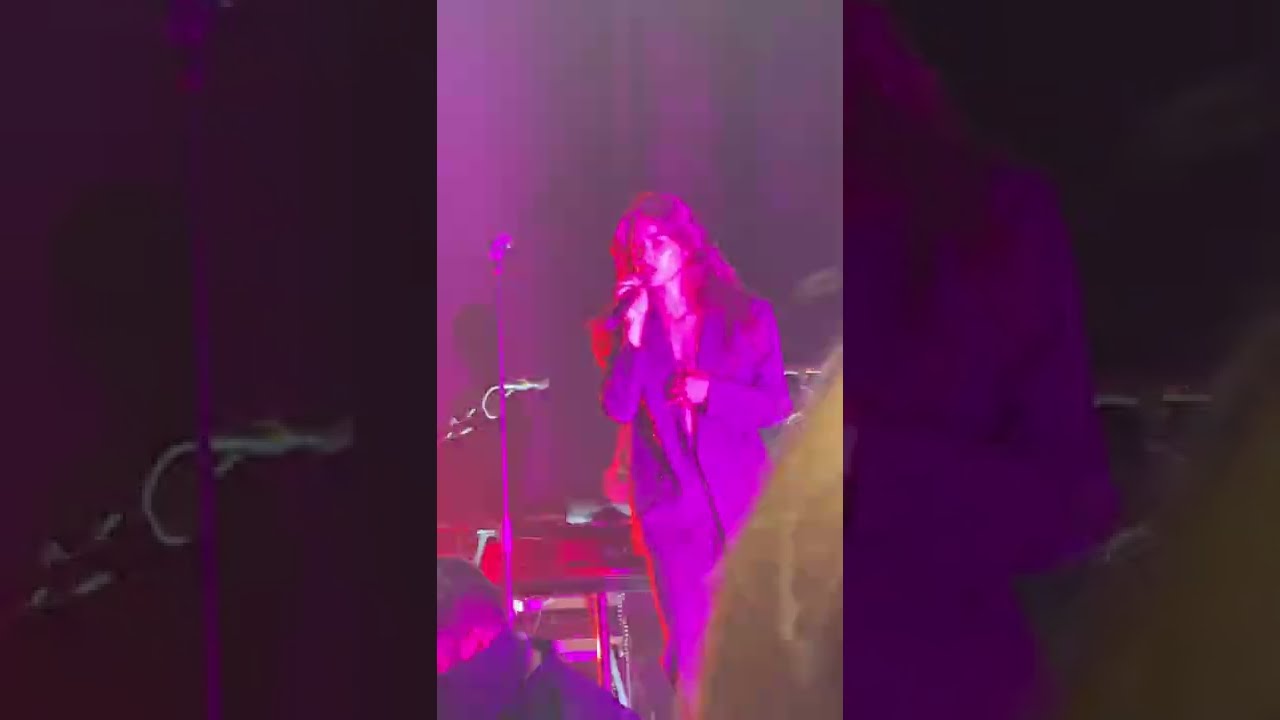 Gracie Abrams: The Bottom The Rave Sour Tour 1080p