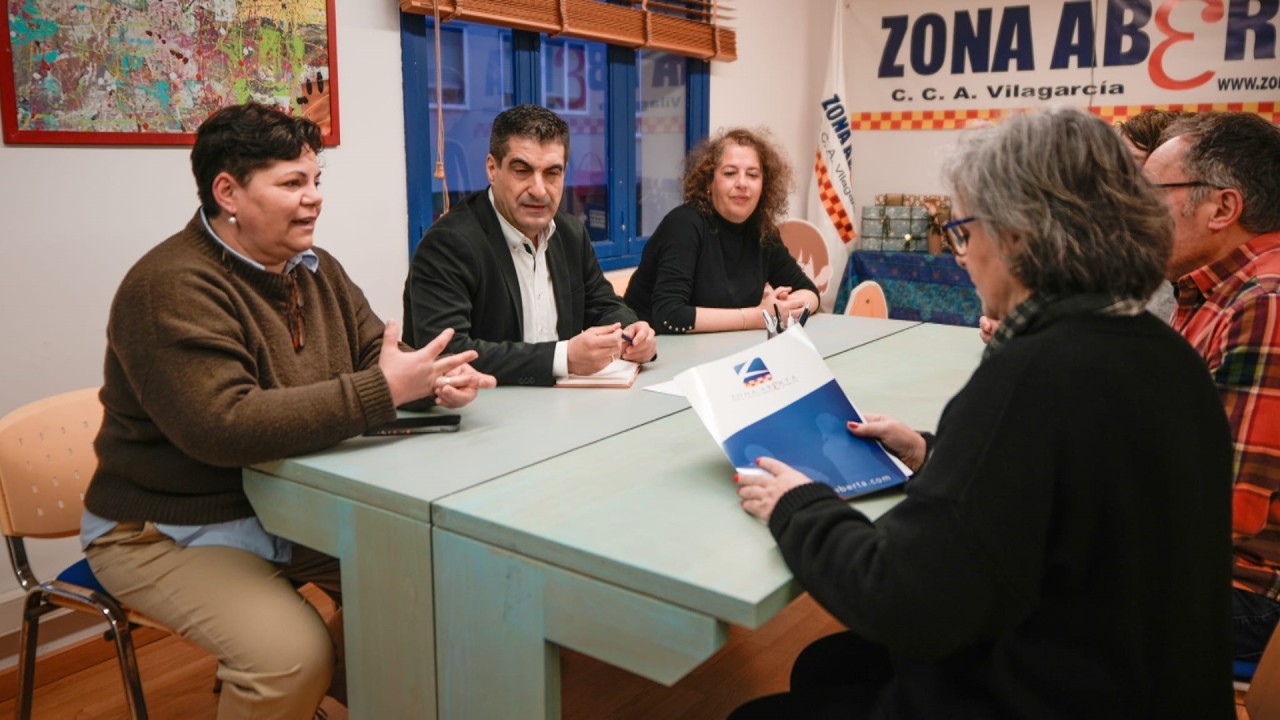 Zona Aberta traslada as demandas dos pequenos negocios de Vilagarcía ao director xeral de Comercio