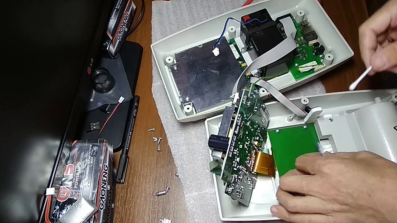 Юкард-100 Разборка кардиографа с треснутым дисплеем (Yucard-100  TearDown)