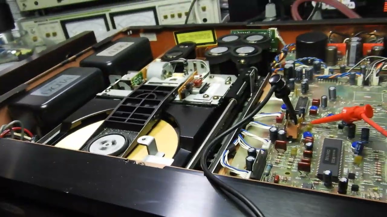 Sony CDP-X7ESD — превосходное устройство с механизмом KSS-190A и двумя ЦАП Burr-Brown PCM-58. Отл...