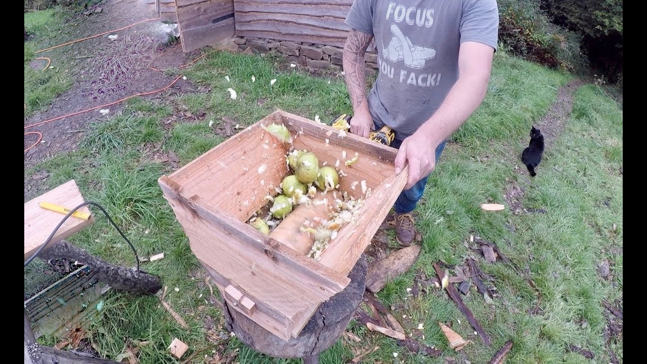 Cider And Apple Juice Making on the Homestead