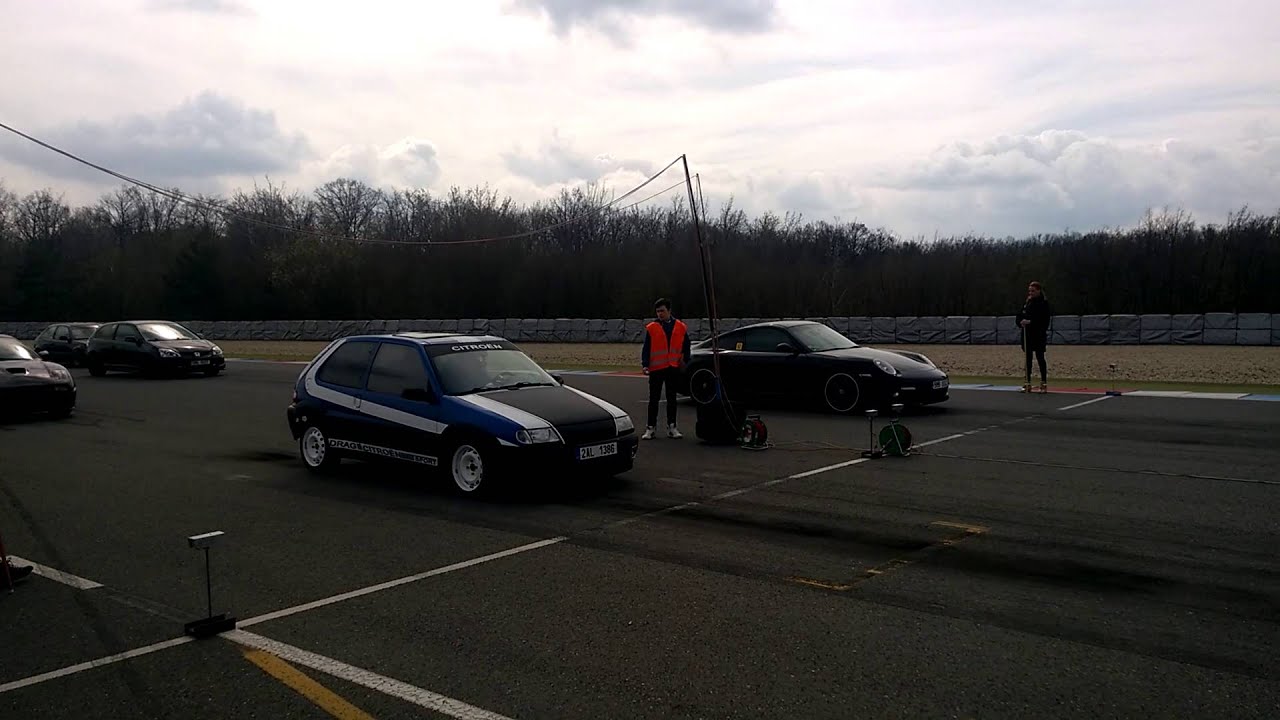 Porsche 911 Turbo vs  Citroen Saxo