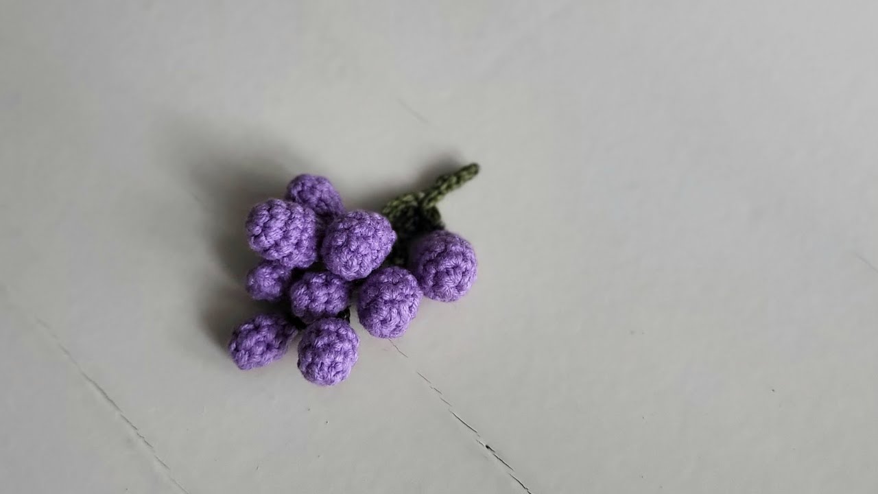 how to crochet a mini GRAPE