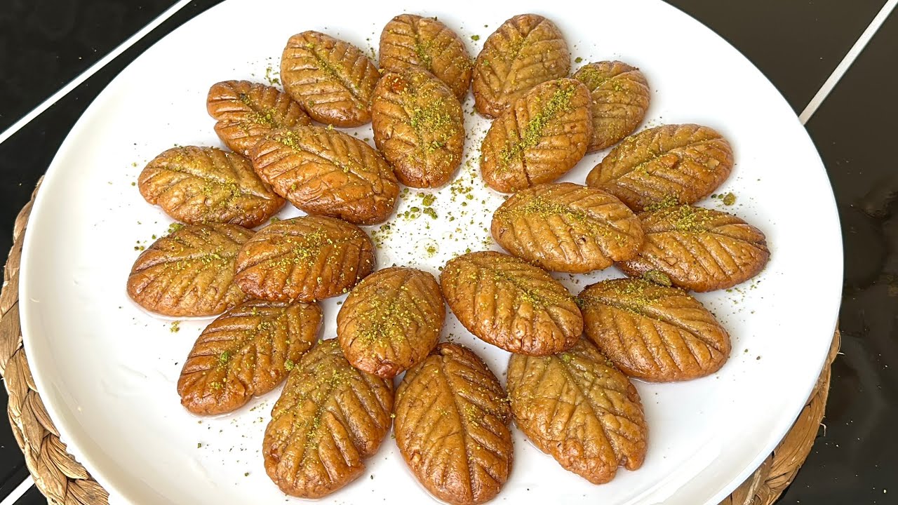 BÖYLE KOLAY TATLI GÖRMEDİNİZ❗️KATIYAĞSIZ KIYIR KIYIR YAPRAK TATLISI TARİFİ🌿