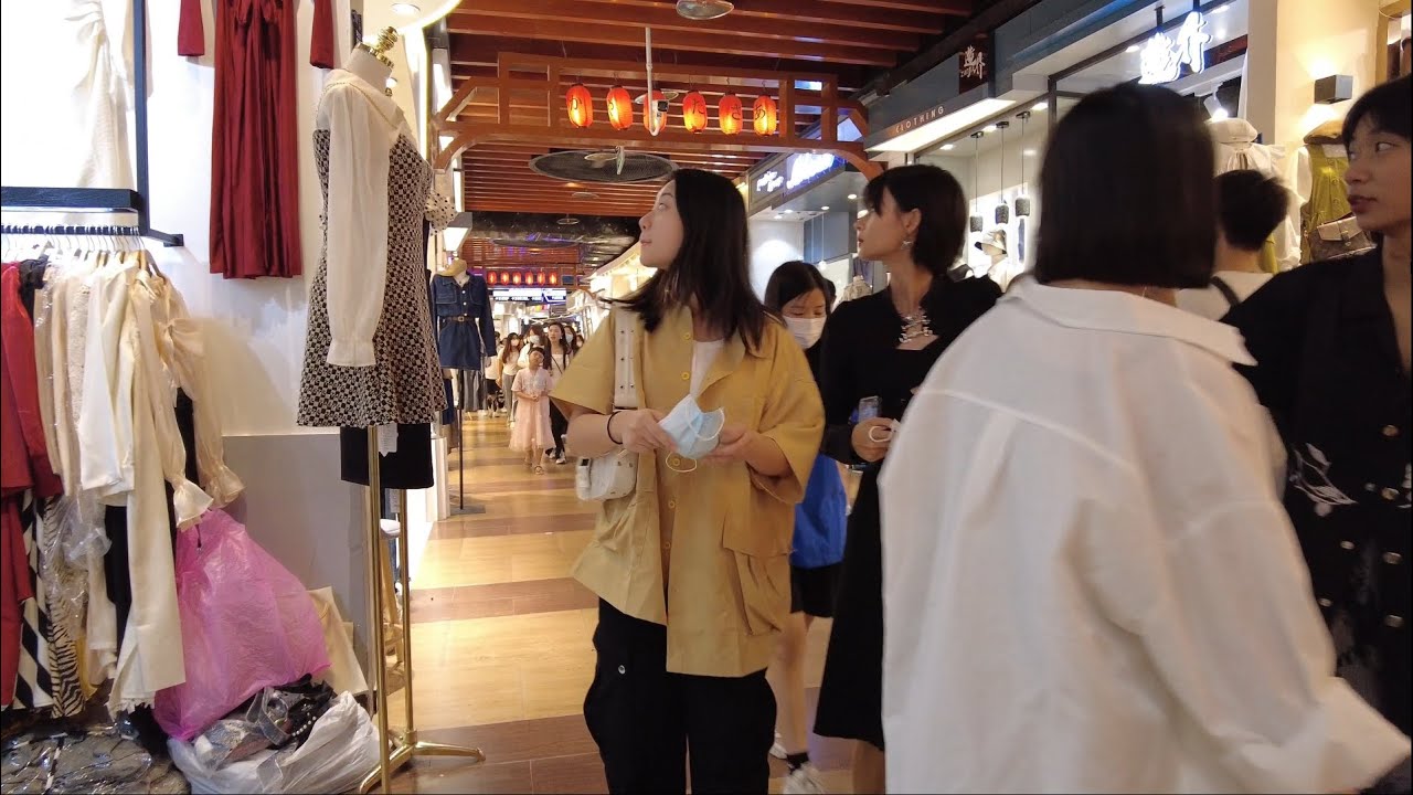 廣州時尚天河 walk in China Guangzhou underground shopping mall