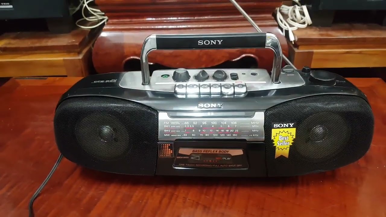 Chiếc cuối  bé tin hin SONY-CFS B5S, giá 950k. Lh: 0915198889.