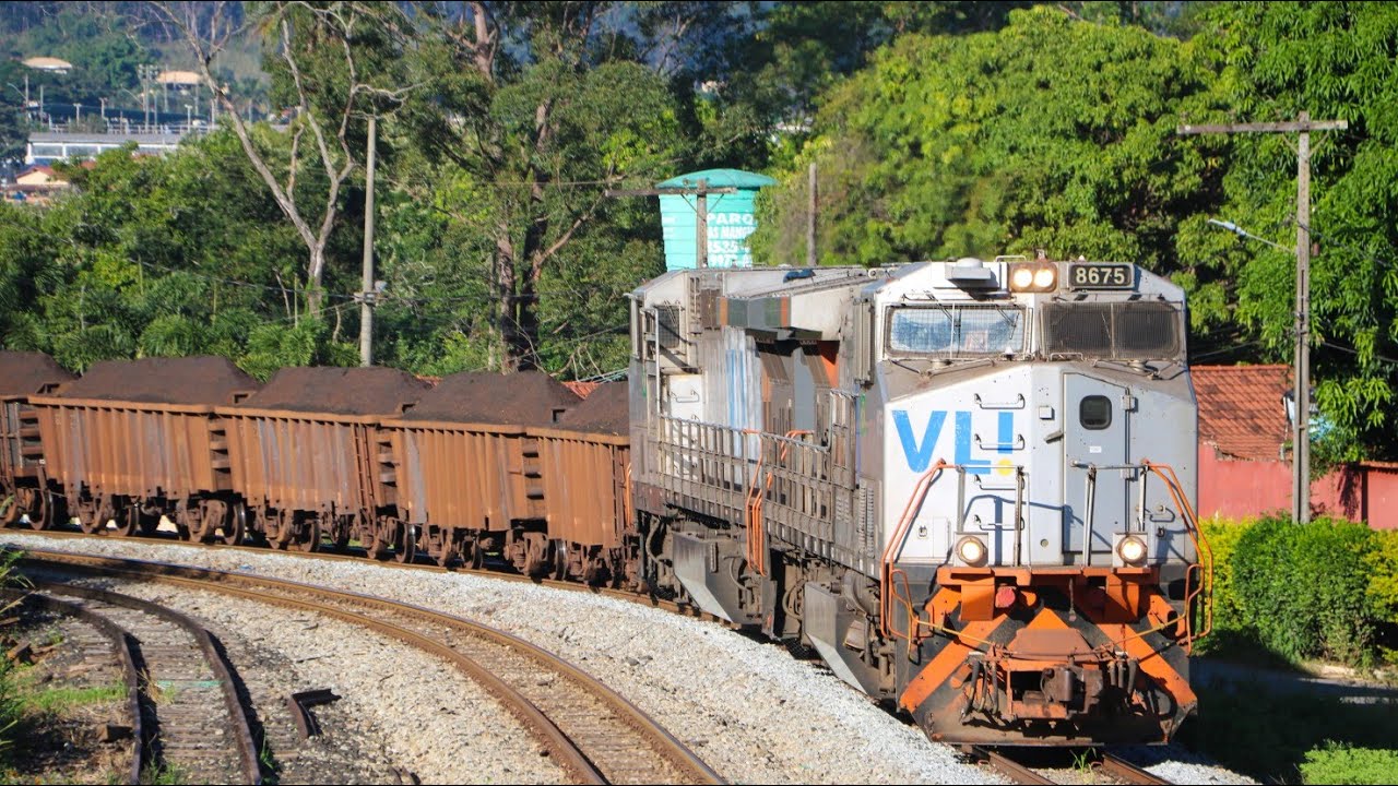 LONGOS TRENS passando por Juatuba-MG/Locomotivas gigantes para uma bitola métrica (APENAS 1 METRO)