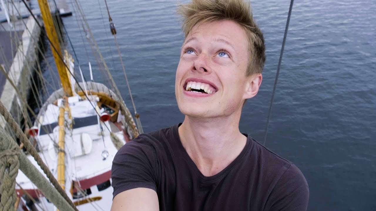 Roomtour of Wooden Sailboat | S2 E20