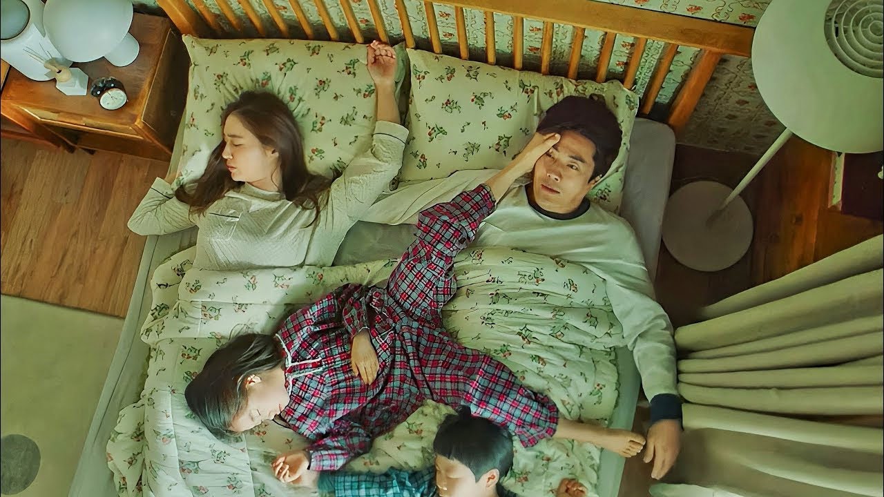 The man who had been single for 10 years was shocked to wake up with a wife and children!