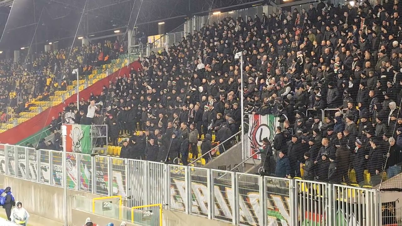 GKS - Legia. Pozdrowienia dla policji