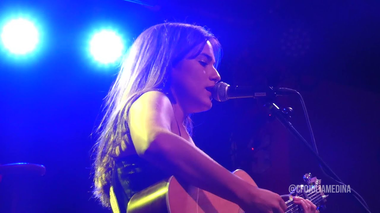 Julia Medina - A Mordiscos / Sala Sol, Madrid (10/10/21)