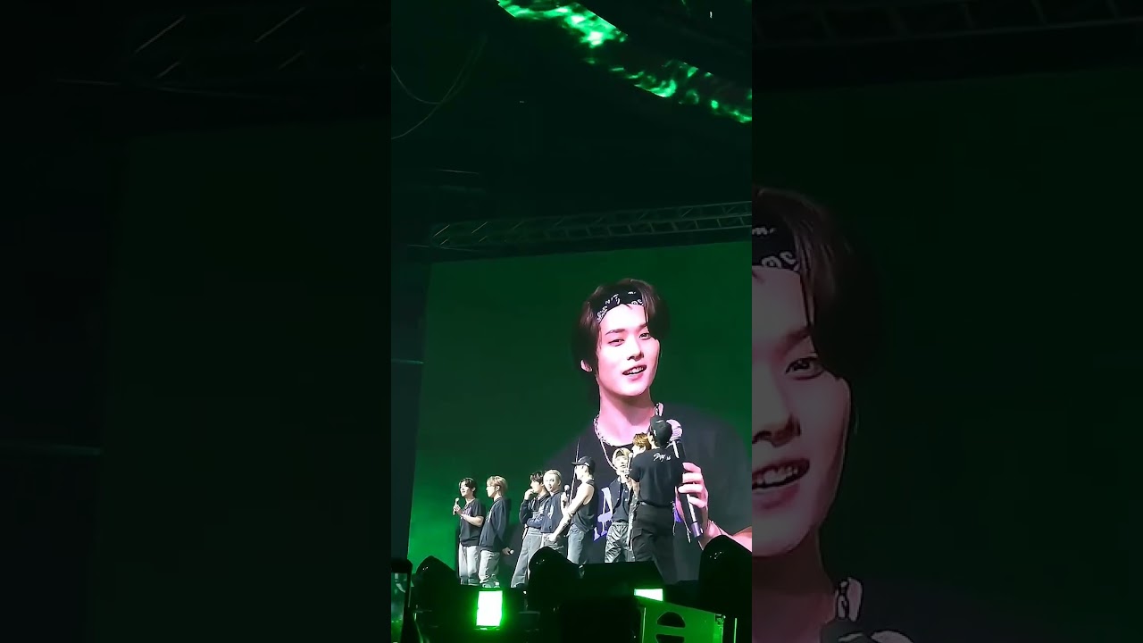 leeknow asked ph stay to sing waiting for us during his ment.✨💗 #shorts #straykids #leeknow #manila